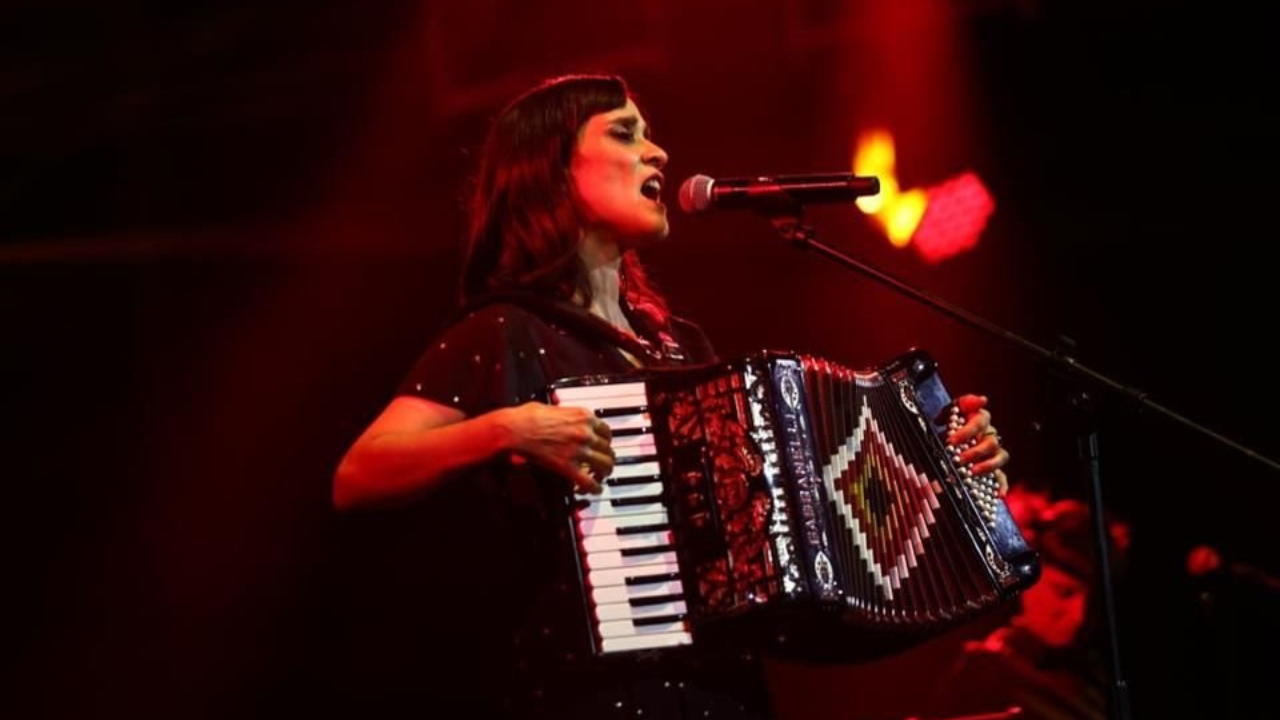 Cu Ndo Ser El Concierto Gratuito De Julieta Venegas En El Z Calo De Cdmx